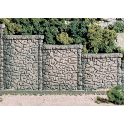 Conjunto de 3  muros de contención simulando Piedra desuniforme, Escala H0. Marca Woodland Scenic, Ref: C1261.