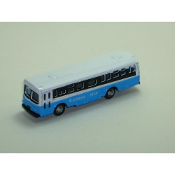 Autobus de color Azul claro, epoca antigua, metalico, escala N.