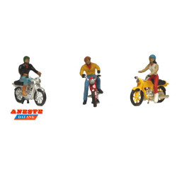 Tres personas en motocicleta. 3 Figuras y 3 motocicletas. Marca Aneste. Ref: 4085.