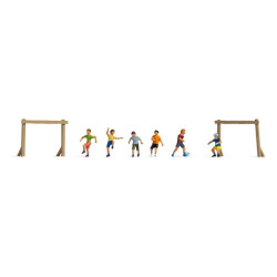 Niños jugando en el campo de futbol, 8 Figuras, Escala N. Marca Noch, Ref: 36817.