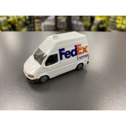 Furgoneta Ford Transit " FedEx ". Escala H0. Marca Rietze, Ref: 10701.