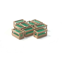 Conjunto de 9 cajas de madera largas con botellas verdes, Escala H0. Marca 87Train, Ref: 221049.