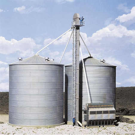 Elevador de grano para depositos de cereal. Escala H0. Marca Walthers, Ref: 533124.