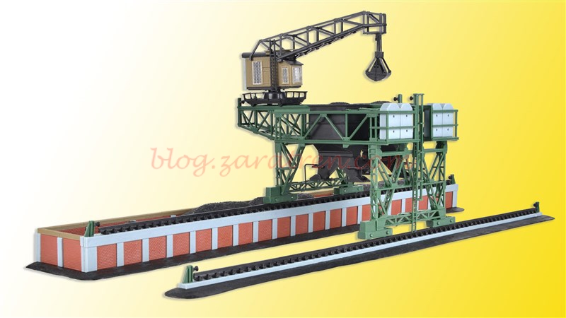 Kibri – Cargadero de carbón con grua para locomotoras. Ref: 37442.