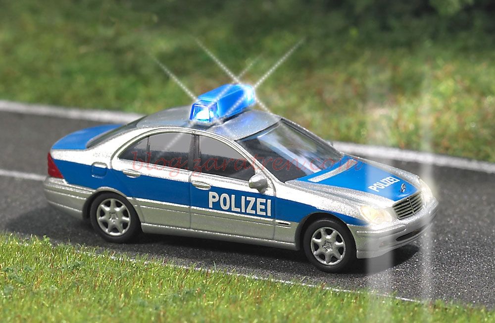 Busch – Mercedes clase C de Policia con Luz Led de Emergencias Azules, Escala H0, Ref: 5615.