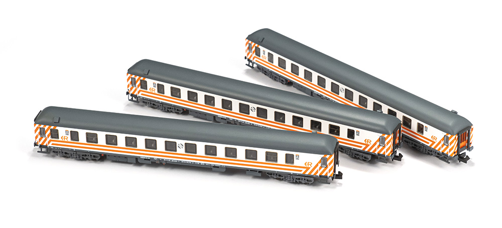 Mftrain – Set de tres coches de viajeros 16200 RENFE, Escala N, Ref: N71005 y N71008.