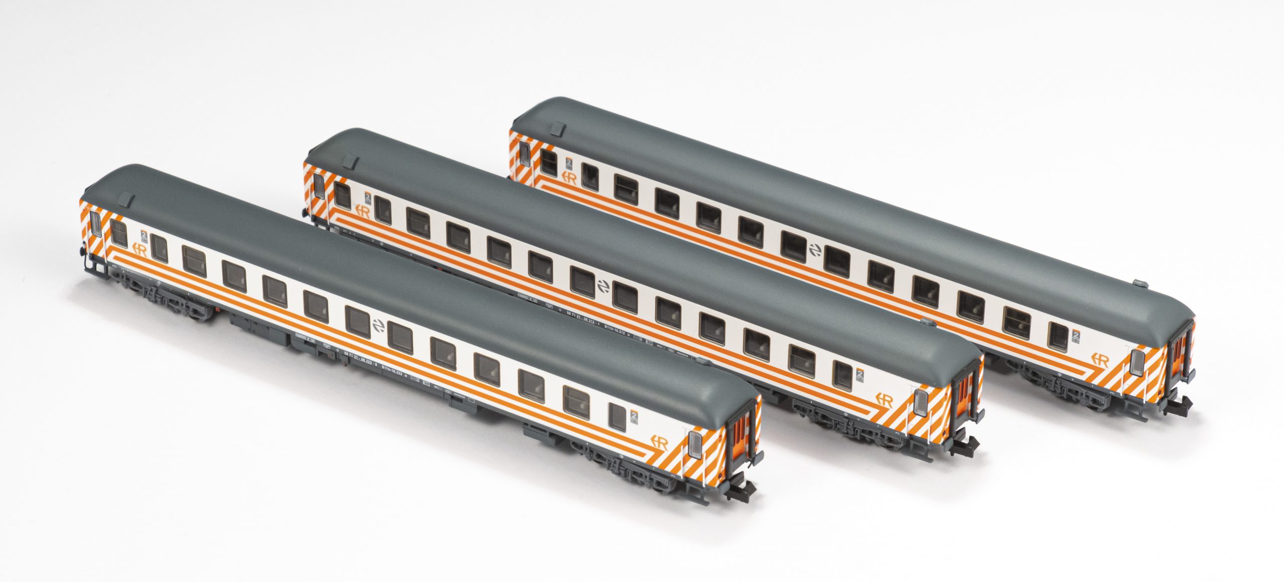 Mftrain – Set de tres coches de viajeros 16200 RENFE Regionales, Escala N, Ref: N71005.