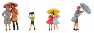 Faller - Gente con paraguas, Cinco figuras, Escala H0, Ref: 150953.