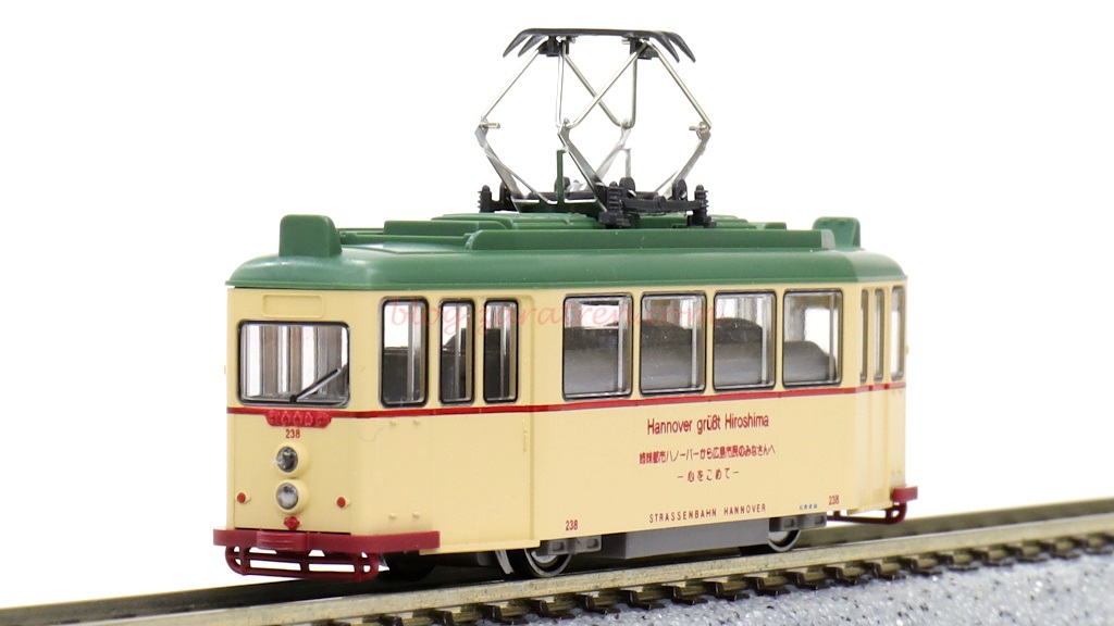 Kato – Tranvia electrico Hiroshima, Tipo 200 Hannover, Escala N. Ref: 14-071-1.