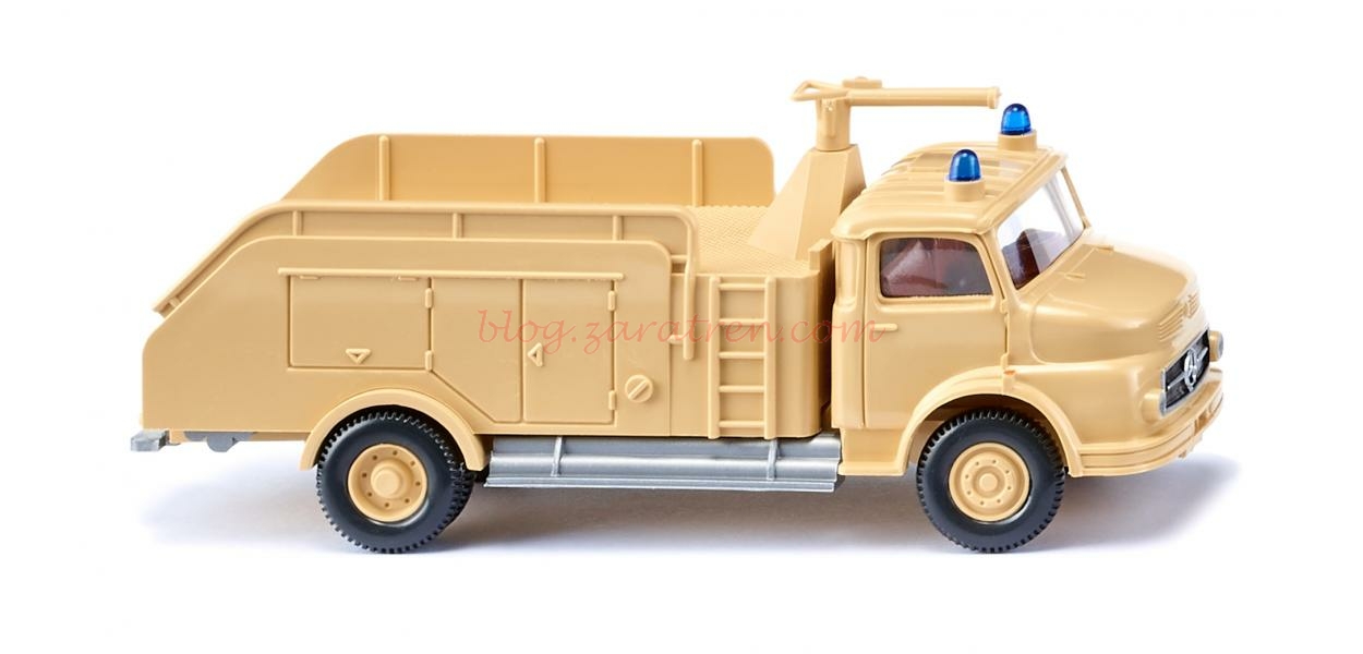 Wiking – Camión de bomberos con cañon de agua Mercedes, Color Crema, Epoca III-IV, Escala H0, Ref: 060605.