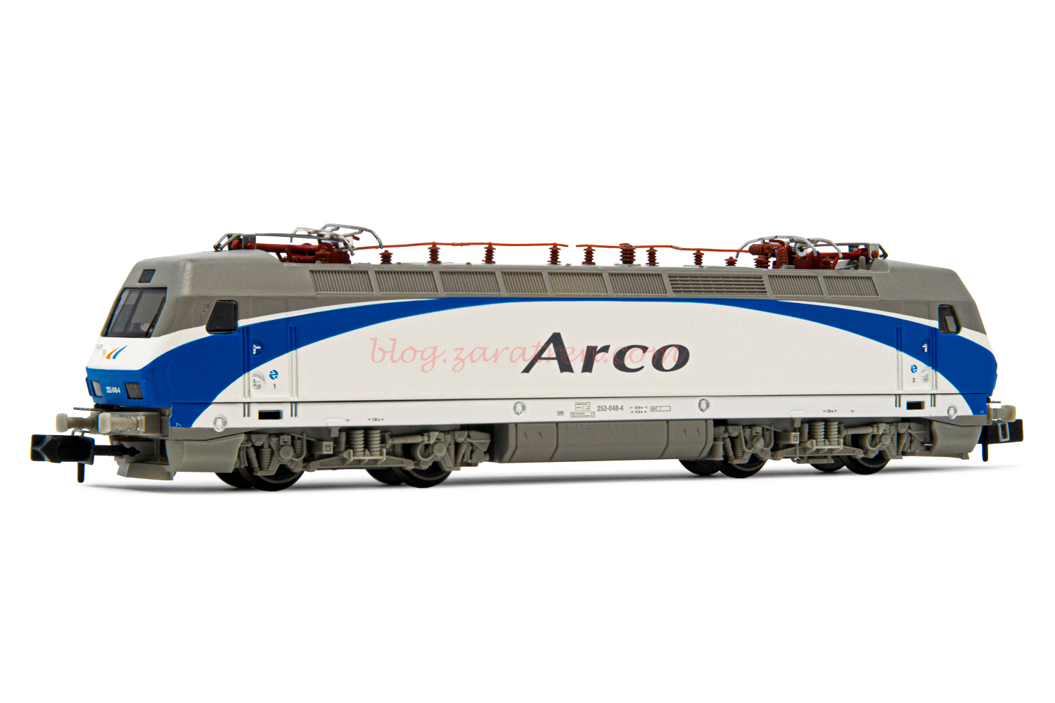 Arnold – Locomotora Elect. Renfe » Arco » ( Blanco-Azul-Gris ), Epoca V, Escala N, Analogica. Ref: HN2450.
