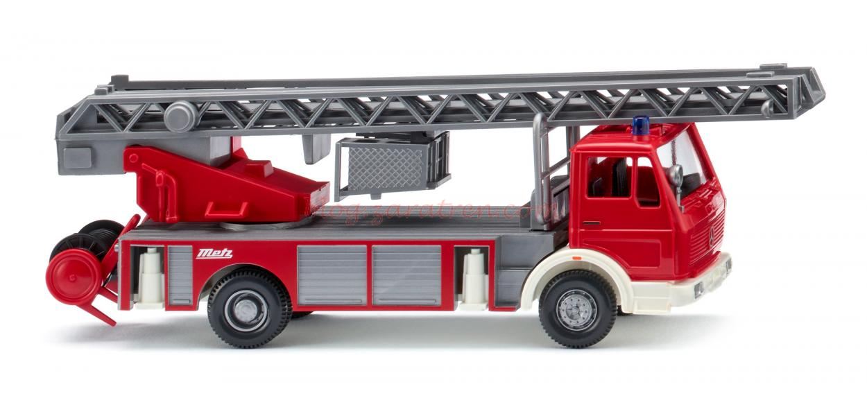 Wiking – Camión de bomberos con escalera giratoria Metz DLK 23-12 (MB), Escala H0, Ref: 061803