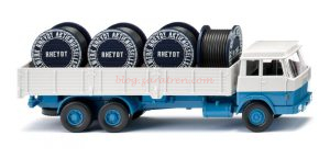 Wiking - Camión con plataforma alta (Hanomag Henschel) “Kabelwerke Rheydt”, Color Azul-Blanco, Escala H0, Ref: 043309
