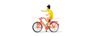 Señorita en bici y sin manos, 1 figura, Escala H0. Marca Preiser, Ref: 28181