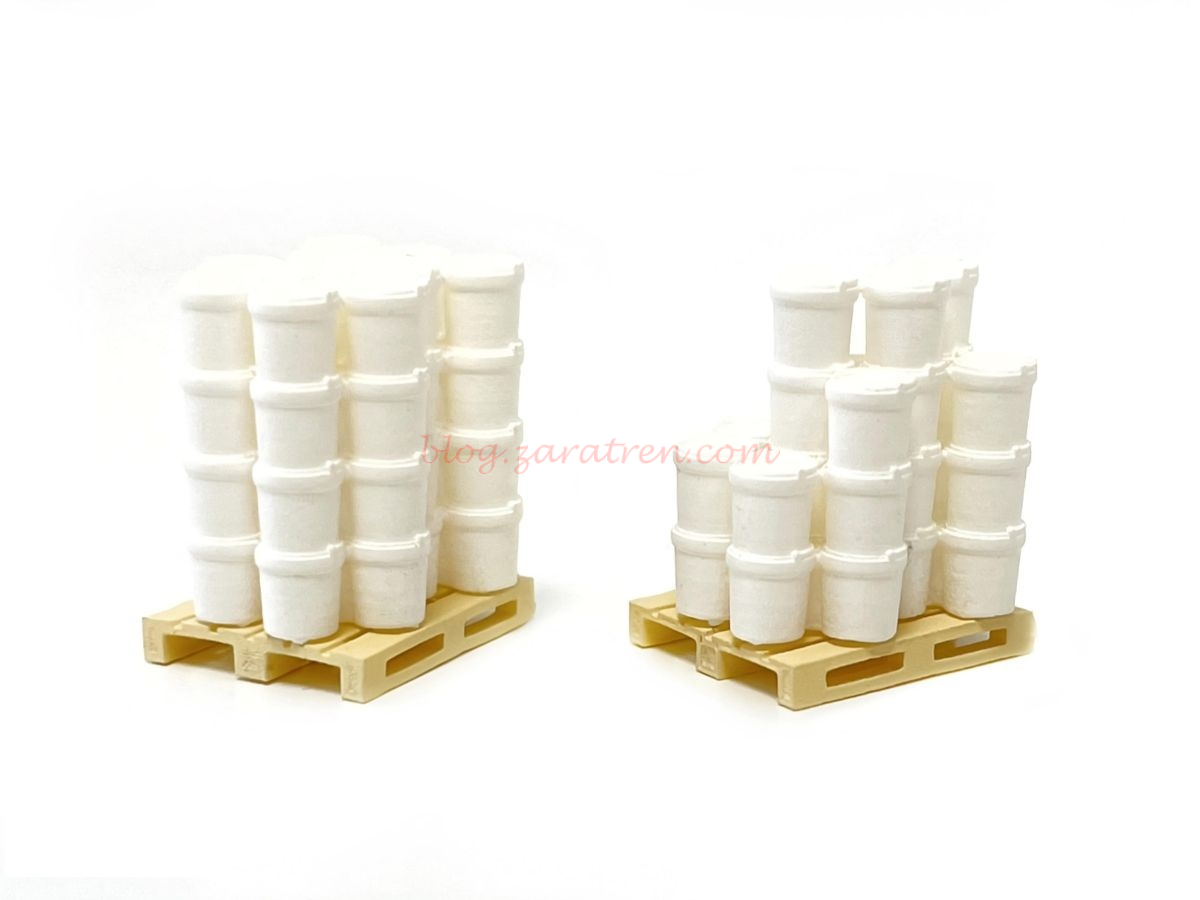 87Train – Botes de pintura de Plástico sobre palet, (2 unidades), Escala H0, Ref: 221110.