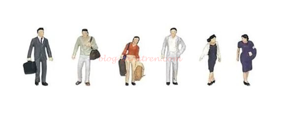 Kato – Transeúntes caminando con maletas, Seis figuras, Escala N. Ref: 24-208.