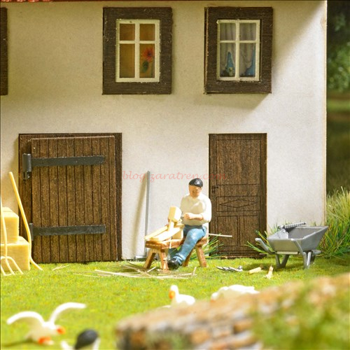 Busch – Artesano trabajando y tallando la madera, Escala H0, Ref: 79855